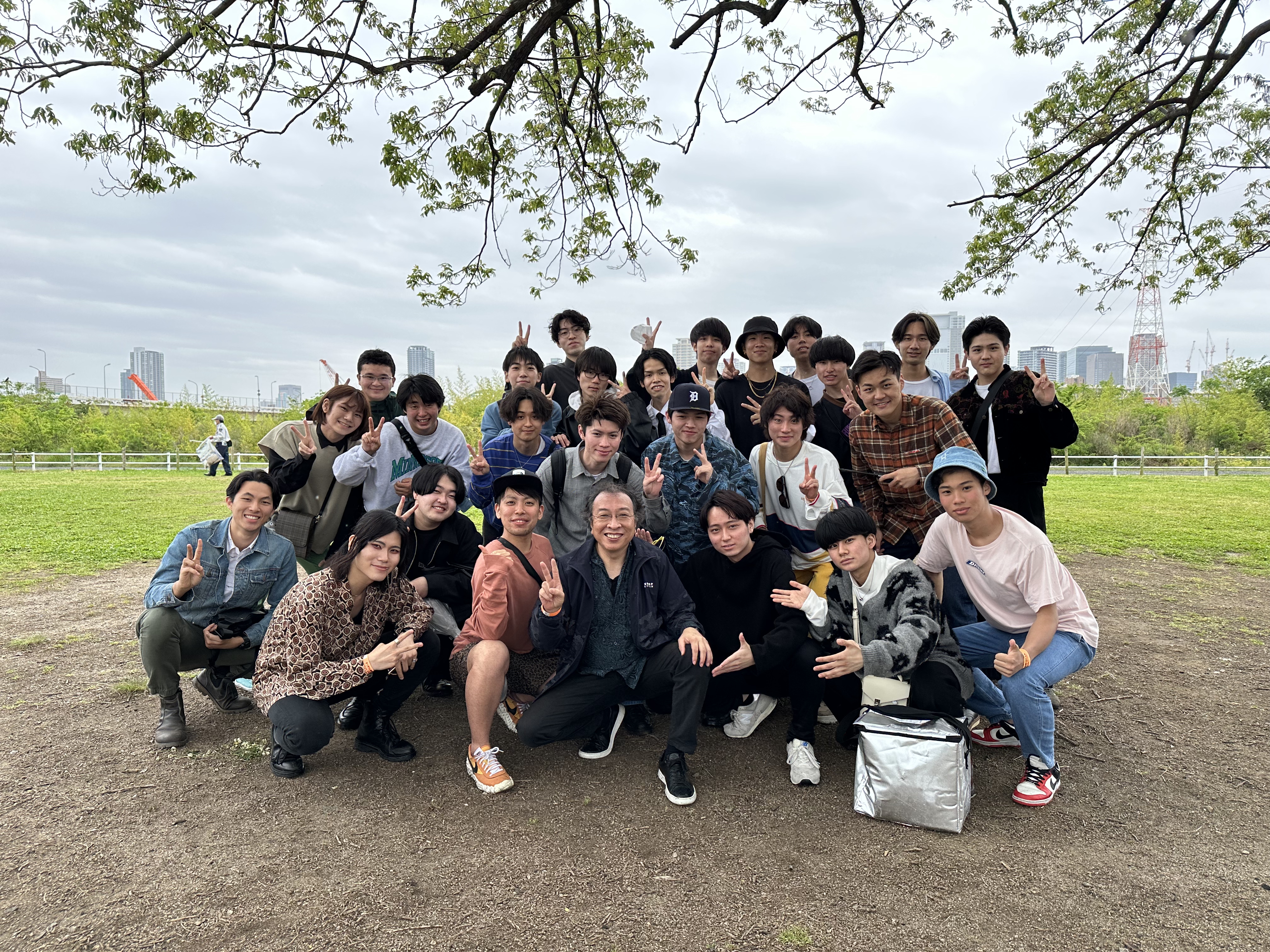 バーベキューには多くの学生、教員1名が参加しました！