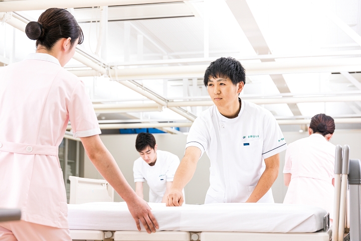 学内で学び、現場で学ぶ。