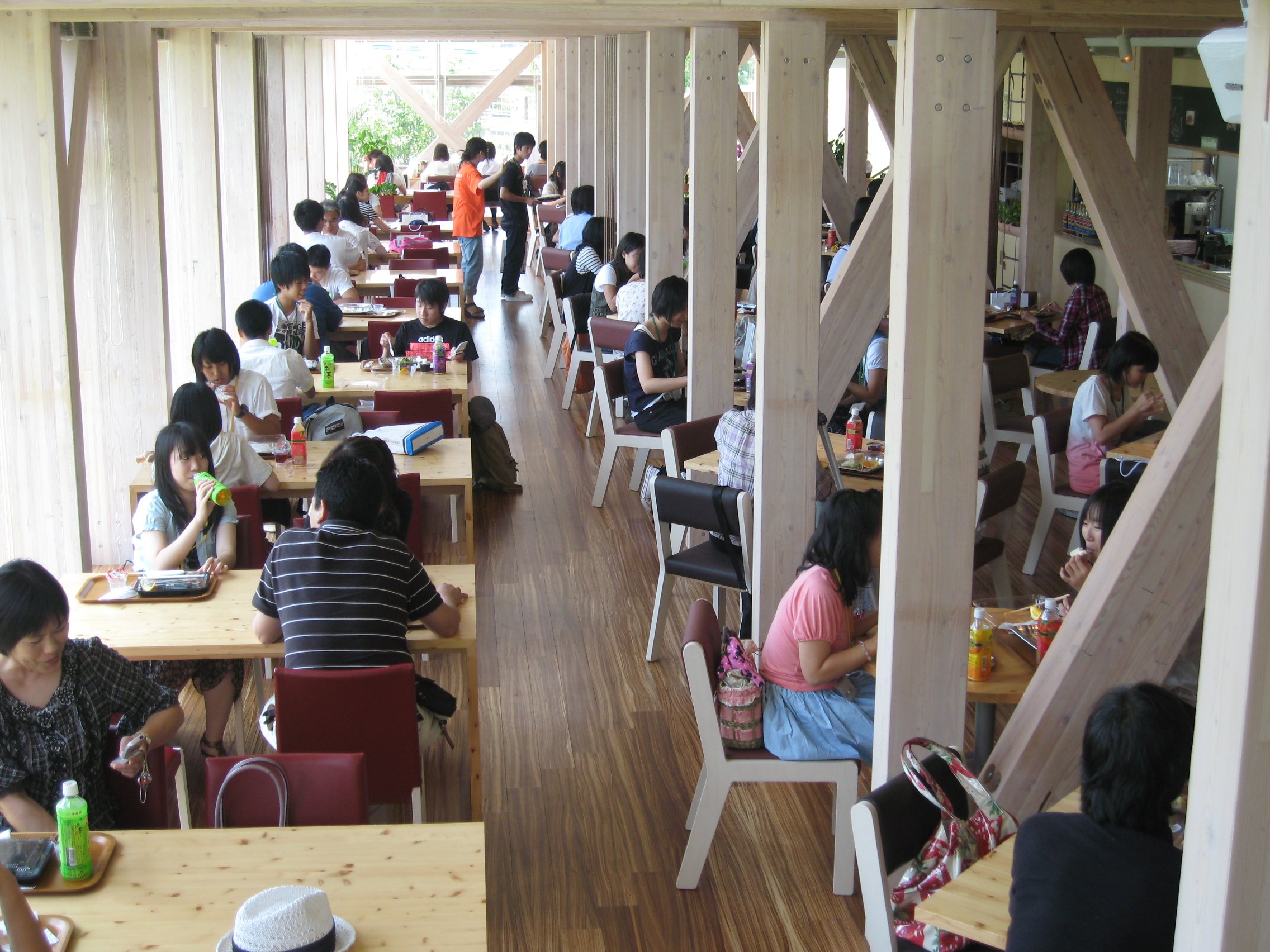 楽しいひととき／ランチタイム！ ランチもディナーも営業中！  