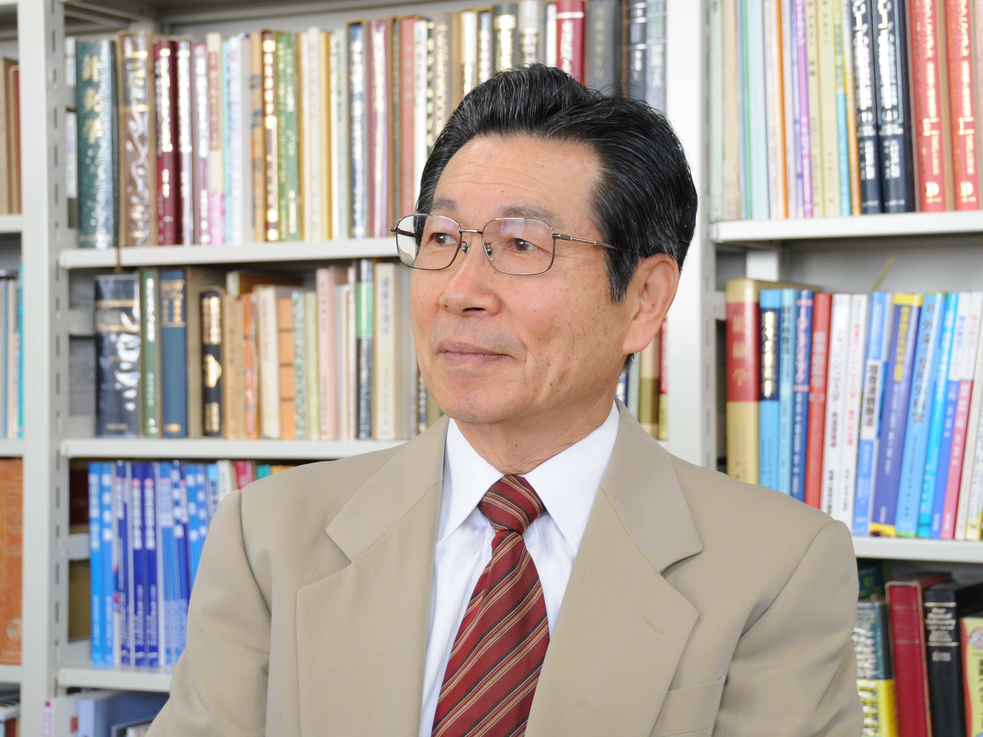 鍼灸学科　中村辰三教授  